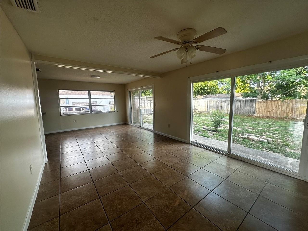 708 Bahia Cir - Photo 2 of 10