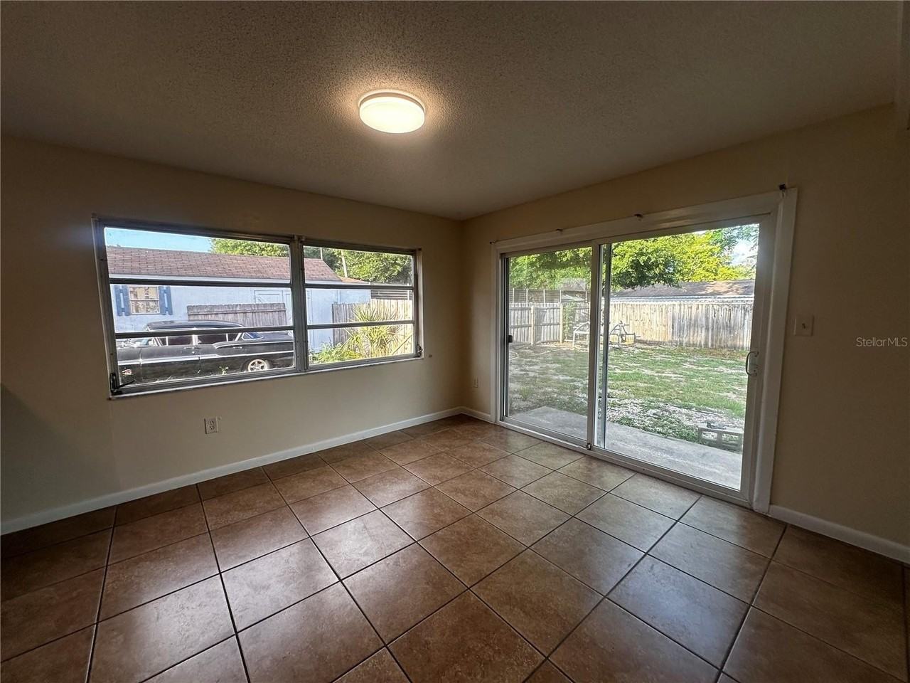708 Bahia Cir - Photo 3 of 10