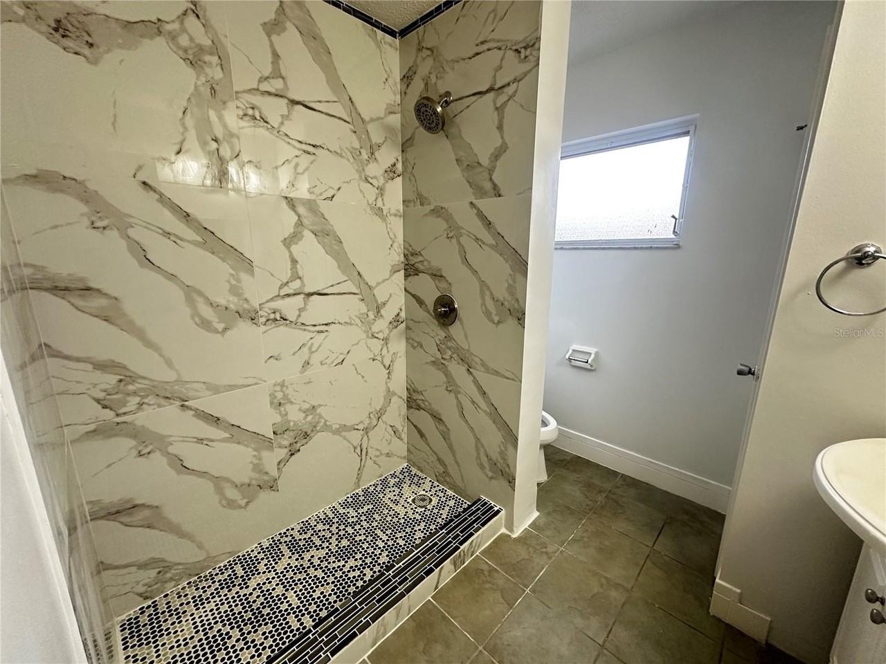 708 Bahia Cir - Photo 4 of 10