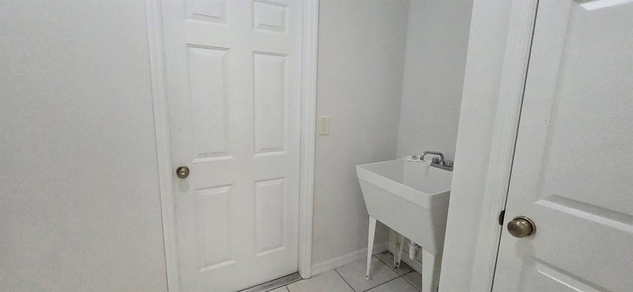 4296 Sw 98th St - Photo 4 of 12