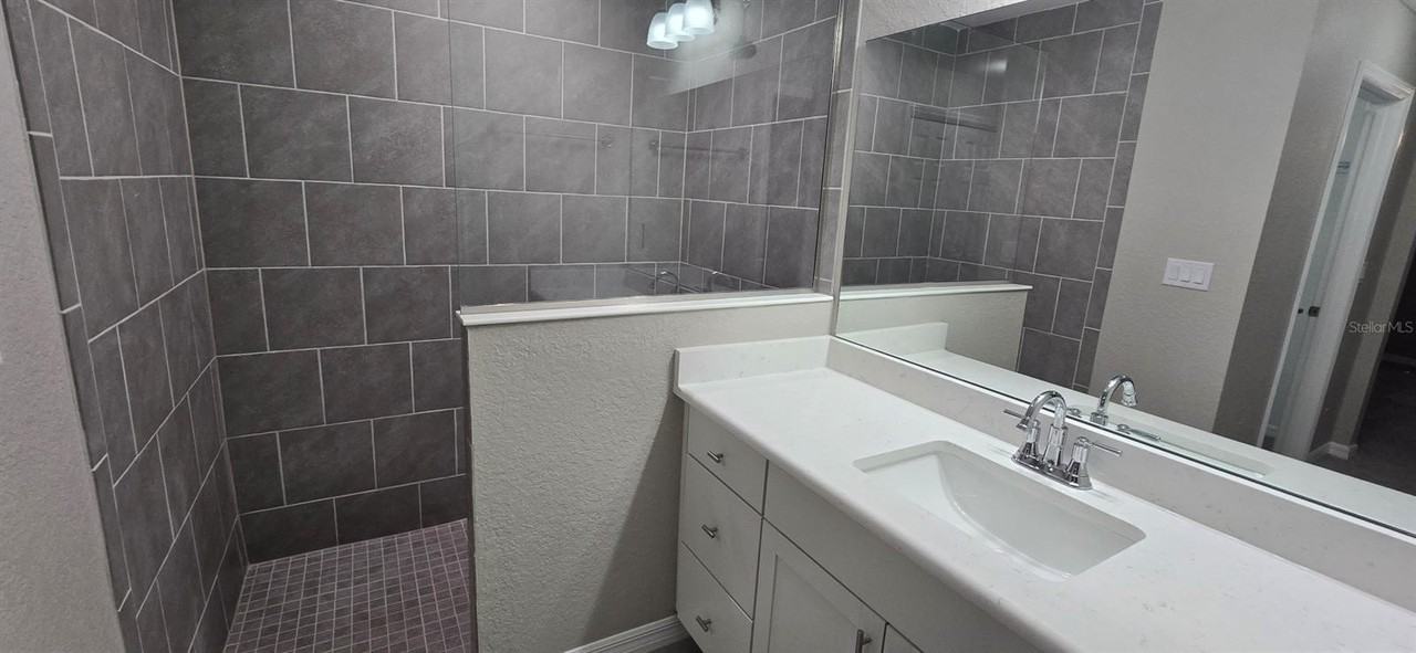 1482 W Manchester Dr - Photo 6 of 17