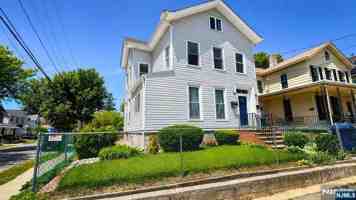 featured image of 129 Union St