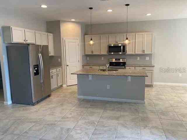 584 Disa Dr - Photo 2 of 4