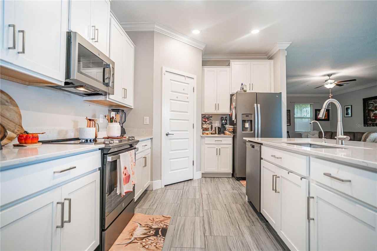 9882 Campanula Ct - Photo 7 of 28