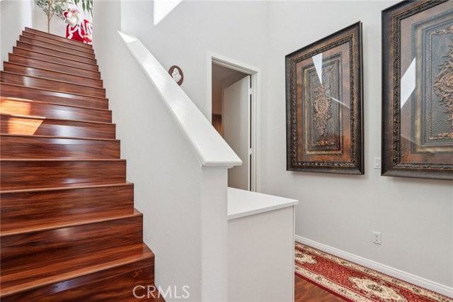 13225 Victory Blvd - Photo 3 of 8