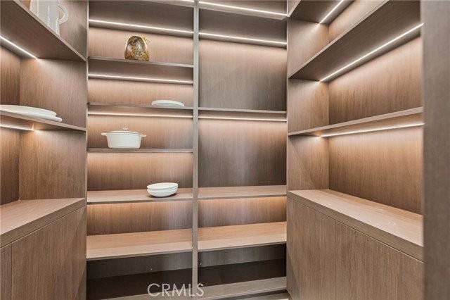 4900 Valjean Ave - Photo 2 of 8