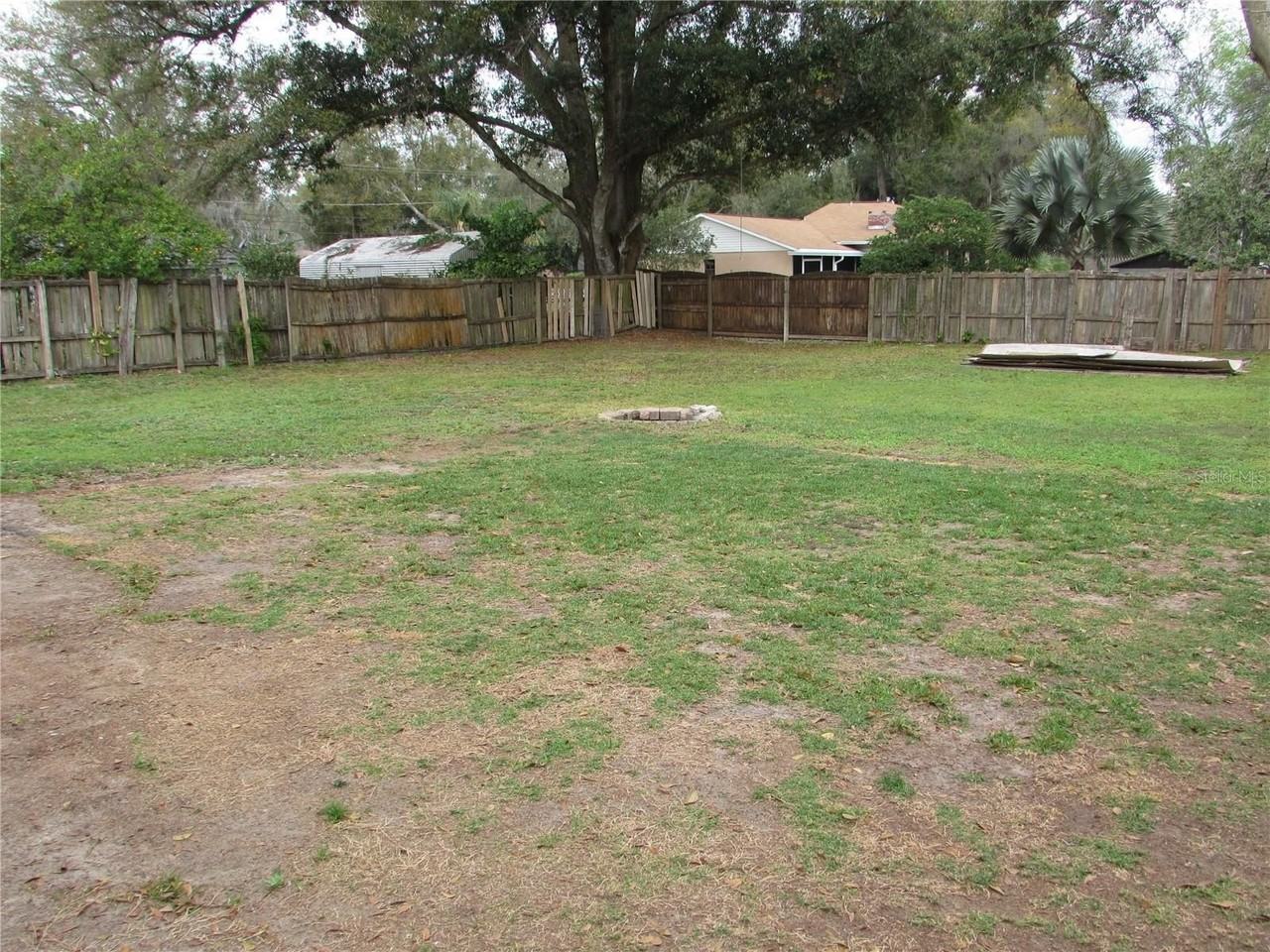 214 Paka Ct - Photo 5 of 17