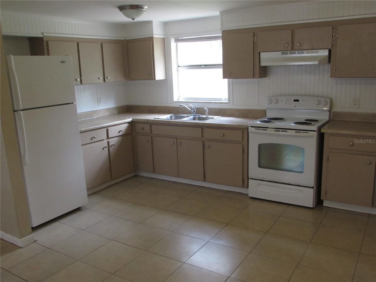 214 Paka Ct - Photo 7 of 17