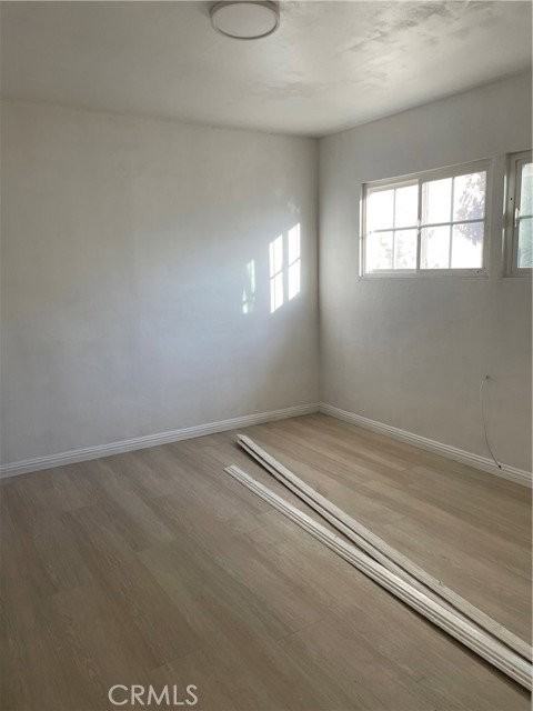10406 Densmore Ave - Photo 3 of 8