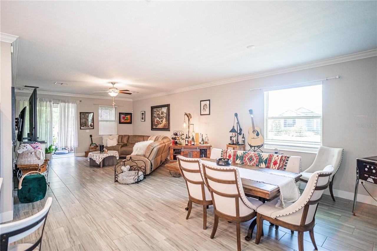 9882 Campanula Ct - Photo 3 of 28