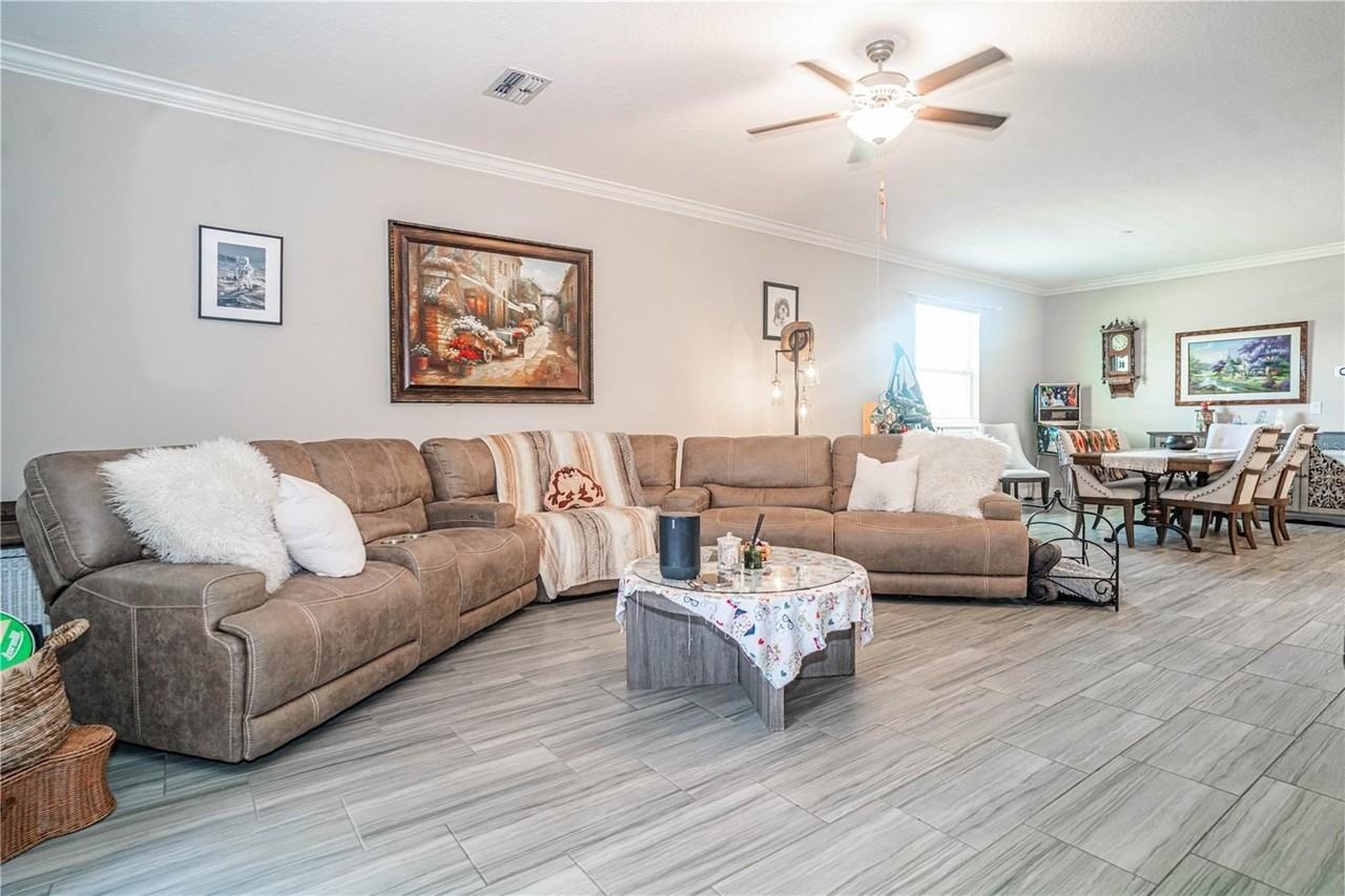 9882 Campanula Ct - Photo 4 of 28