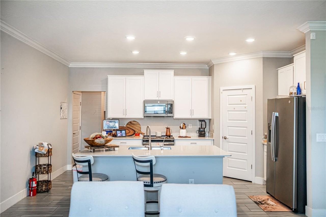 9882 Campanula Ct - Photo 5 of 28