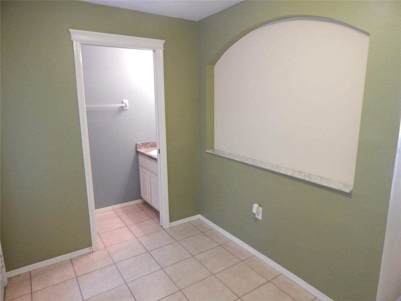 5869 Meadowpark Pl - Photo 6 of 31