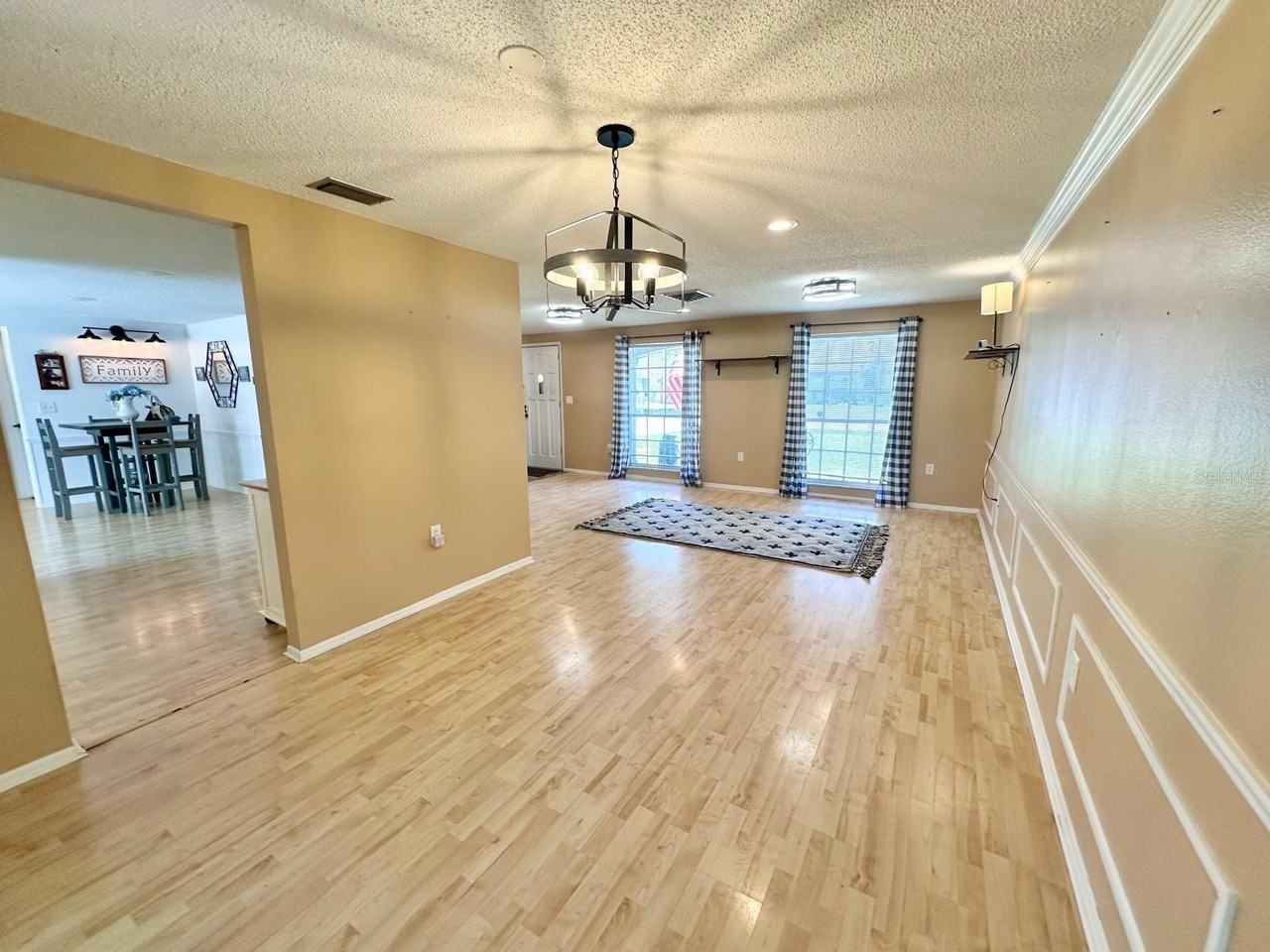 12215 Meadowbrook Ln - Photo 7 of 41
