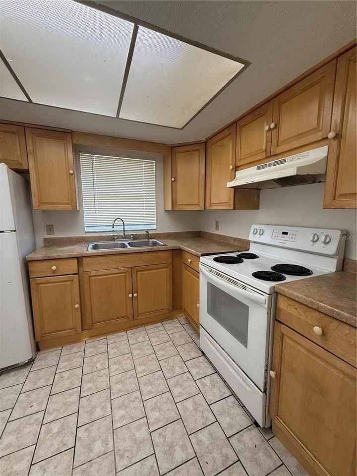 1108 Amble Ln - Photo 2 of 9