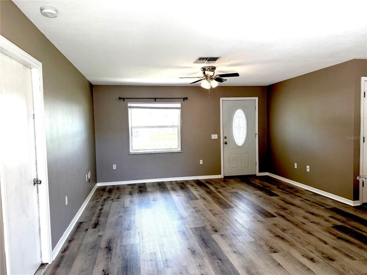 1215 Gatewood Ave - Photo 3 of 21