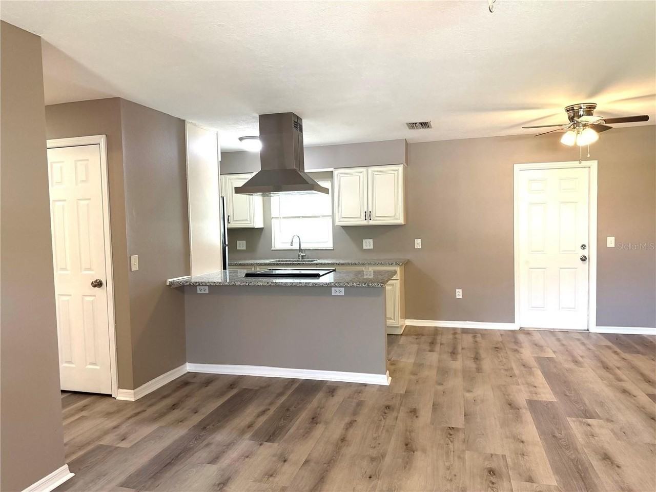 1215 Gatewood Ave - Photo 5 of 21