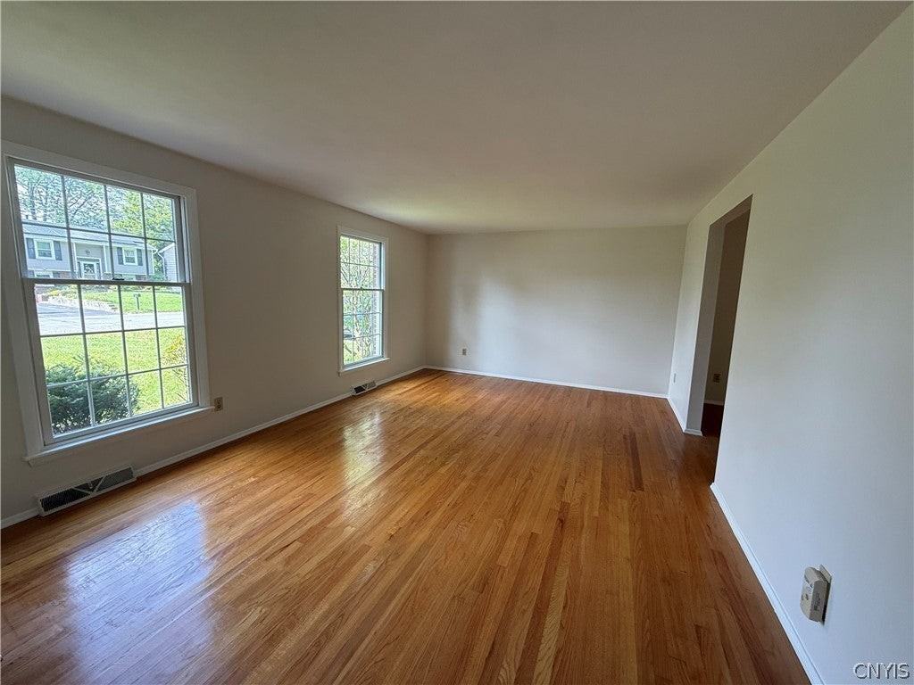 116 Stillwater Dr - Photo 3 of 17
