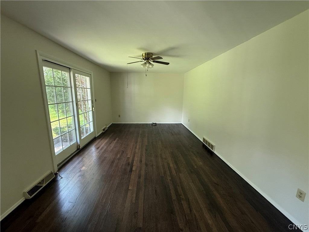 116 Stillwater Dr - Photo 6 of 17