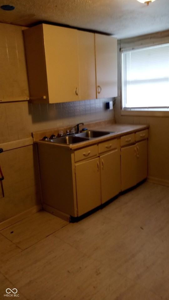 2938 Arthington Blvd - Photo 2 of 4