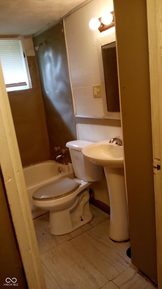 2938 Arthington Blvd - Photo 4 of 4
