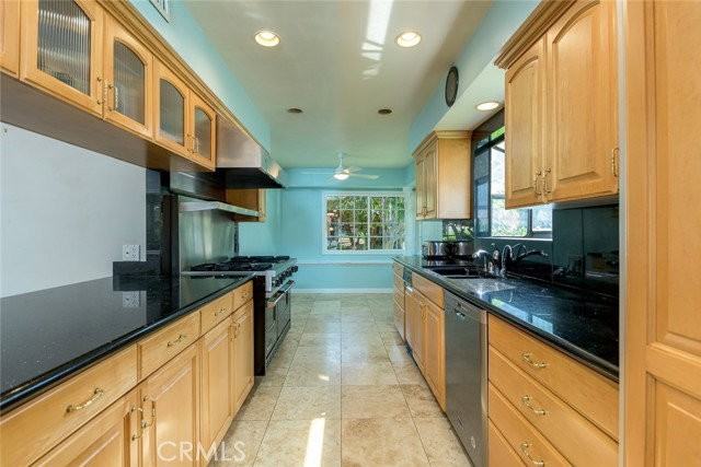 6250 Altura Ave - Photo 6 of 8