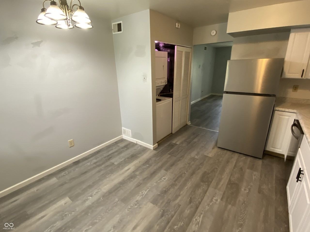 1329 Millerwood Ct - Photo 6 of 12