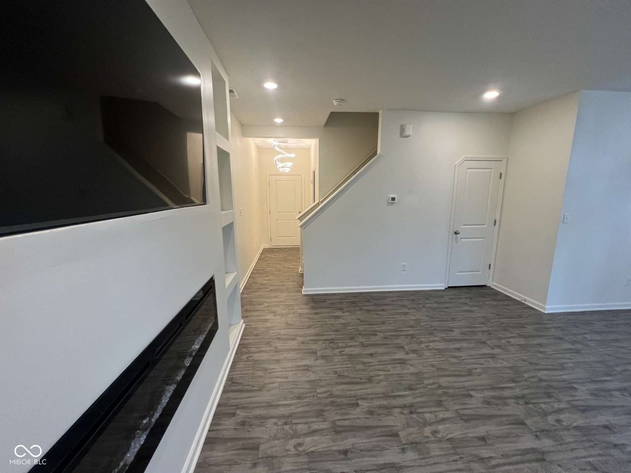 10905 Penwell Way - Photo 3 of 28