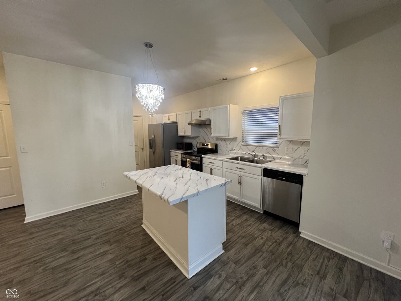 10905 Penwell Way - Photo 6 of 28