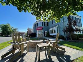 featured image of 10 Colonial Ave #C