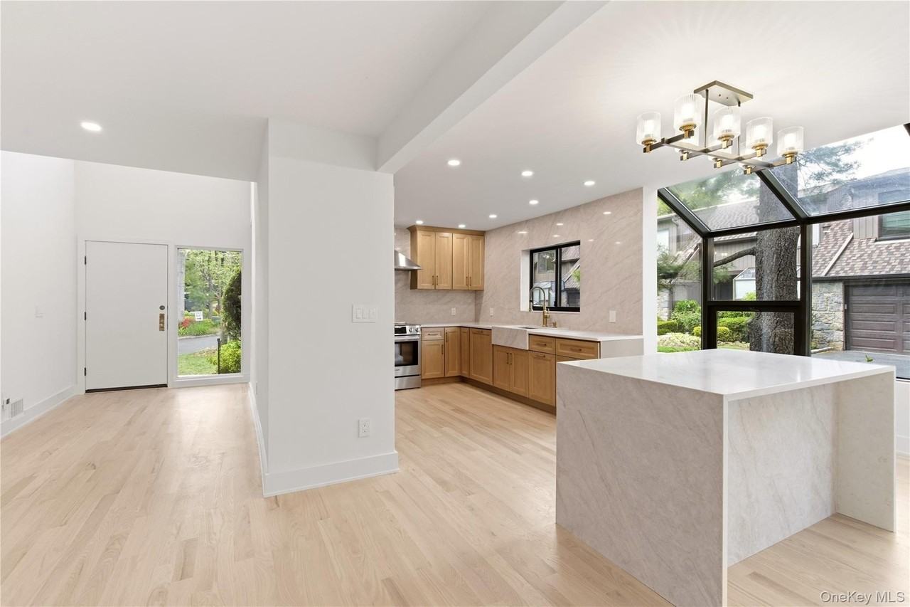 67 Short Way - Photo 2 of 36