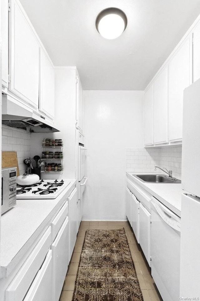 7 E 14th St #1512 - Photo 5 of 6