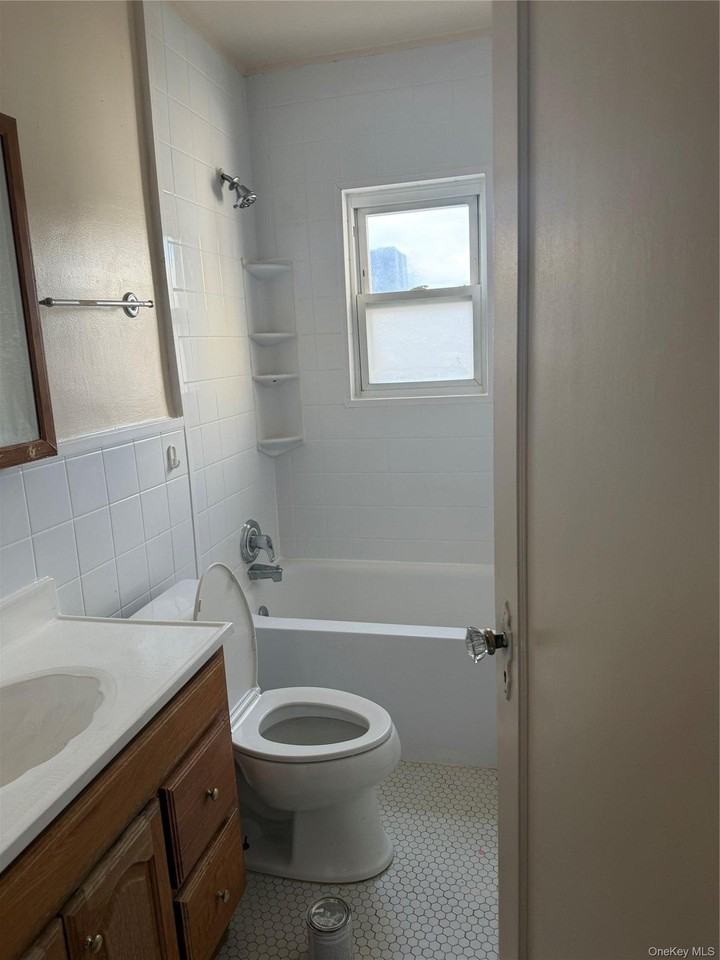 1654 Grand Ave #2 - Photo 4 of 8