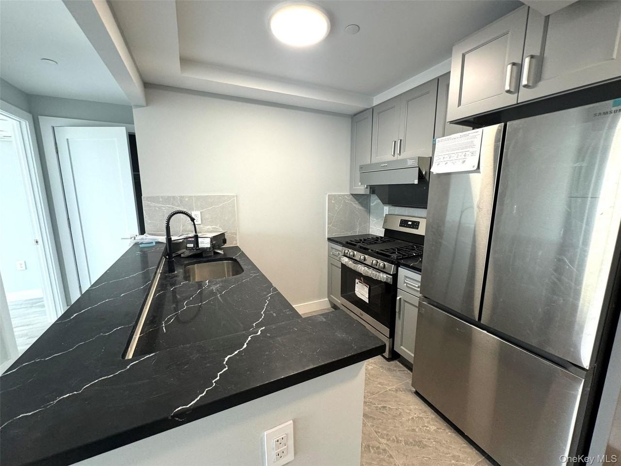 2022 College Point Blvd #3B - Photo 7 of 7