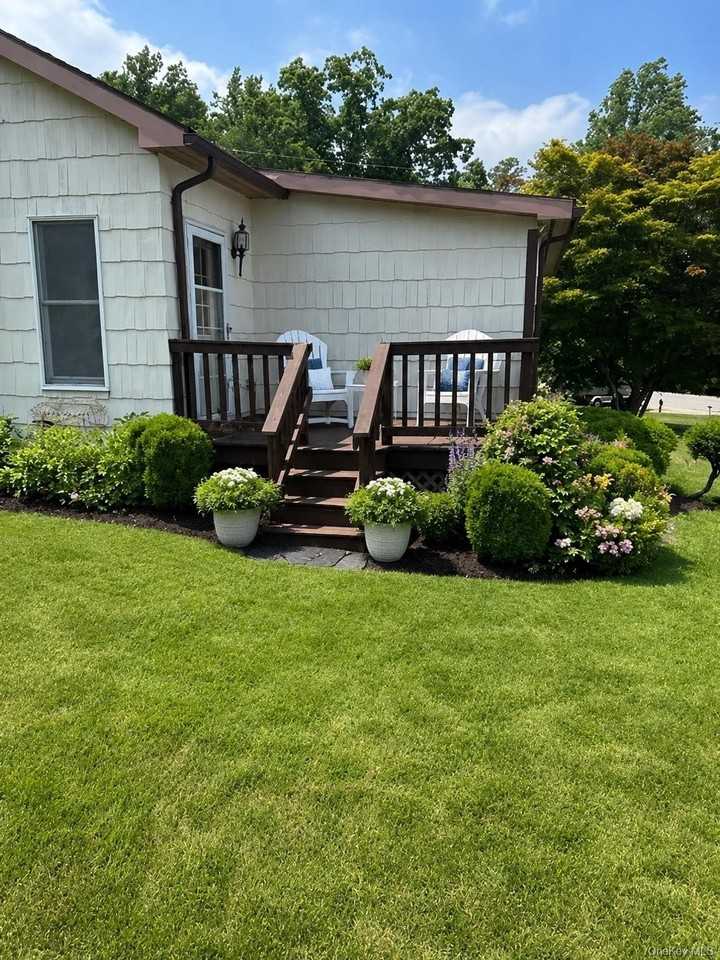 60 Lakeside Dr - Photo 5 of 14