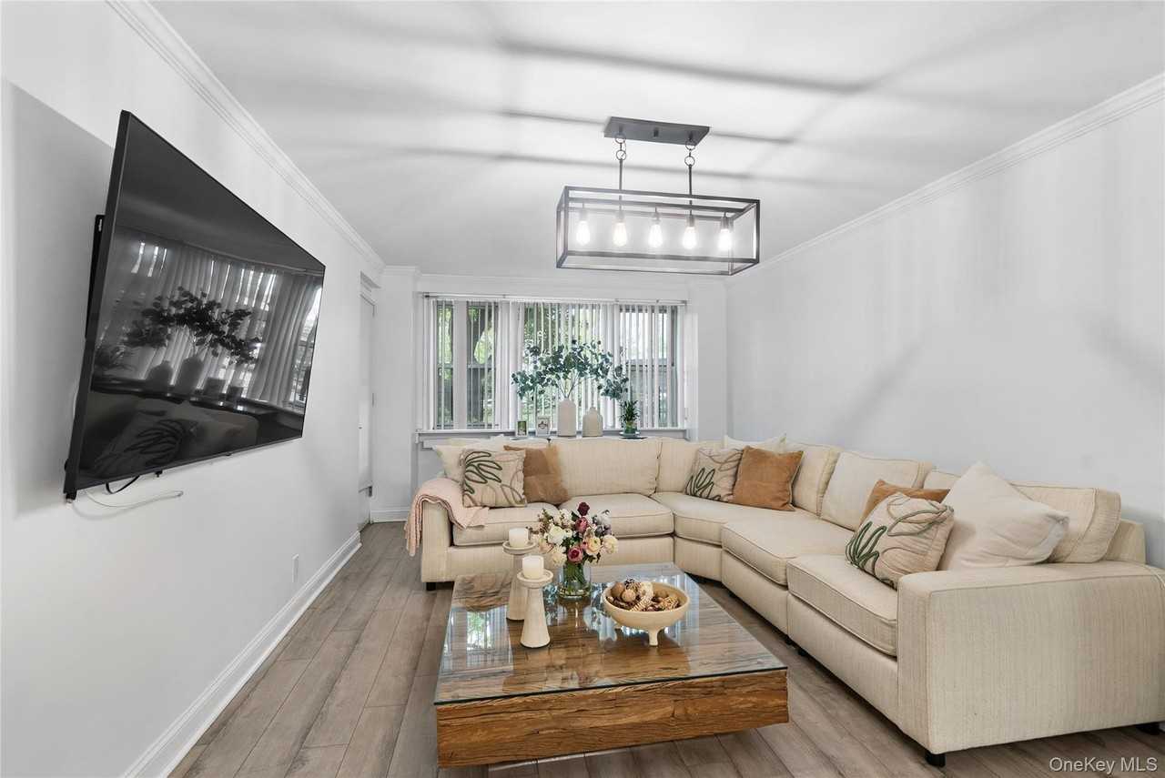 5800 Arlington Ave #1K - Photo 7 of 21