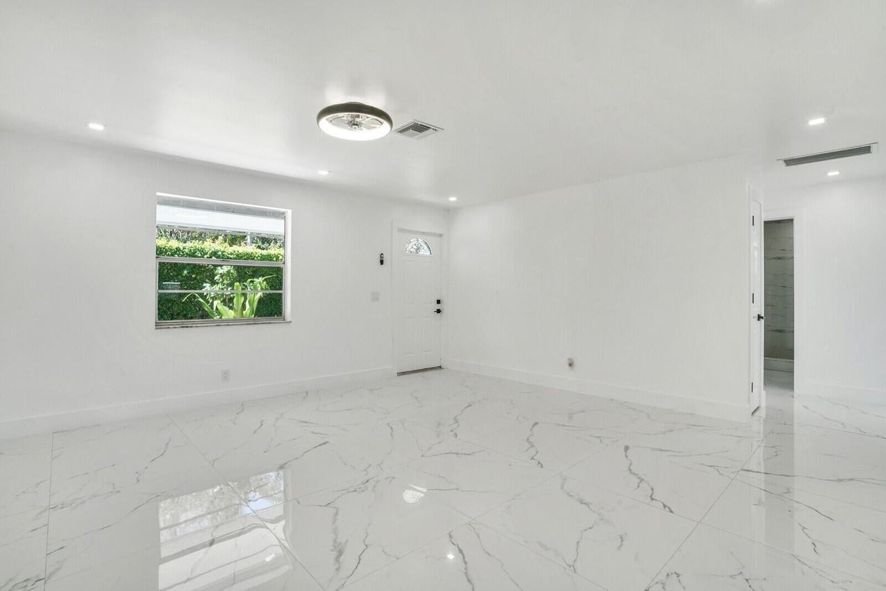 4098 Linda Ln - Photo 5 of 18
