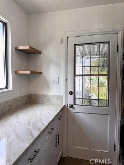 5648 Beck Ave - Photo 3 of 8