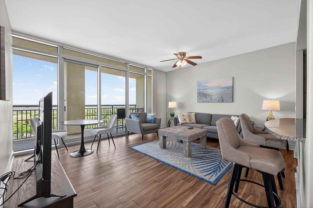 801 E Beach Dr - Photo 3 of 42