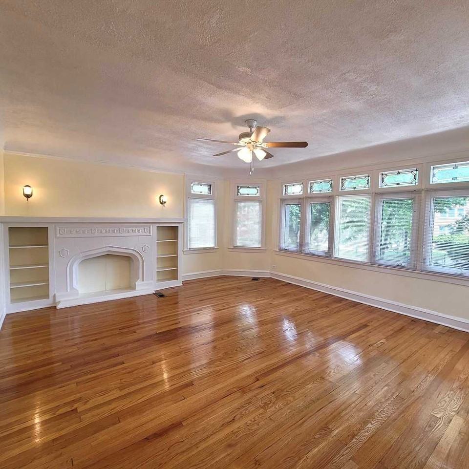 1143 E 81st Pl - Photo 3 of 14