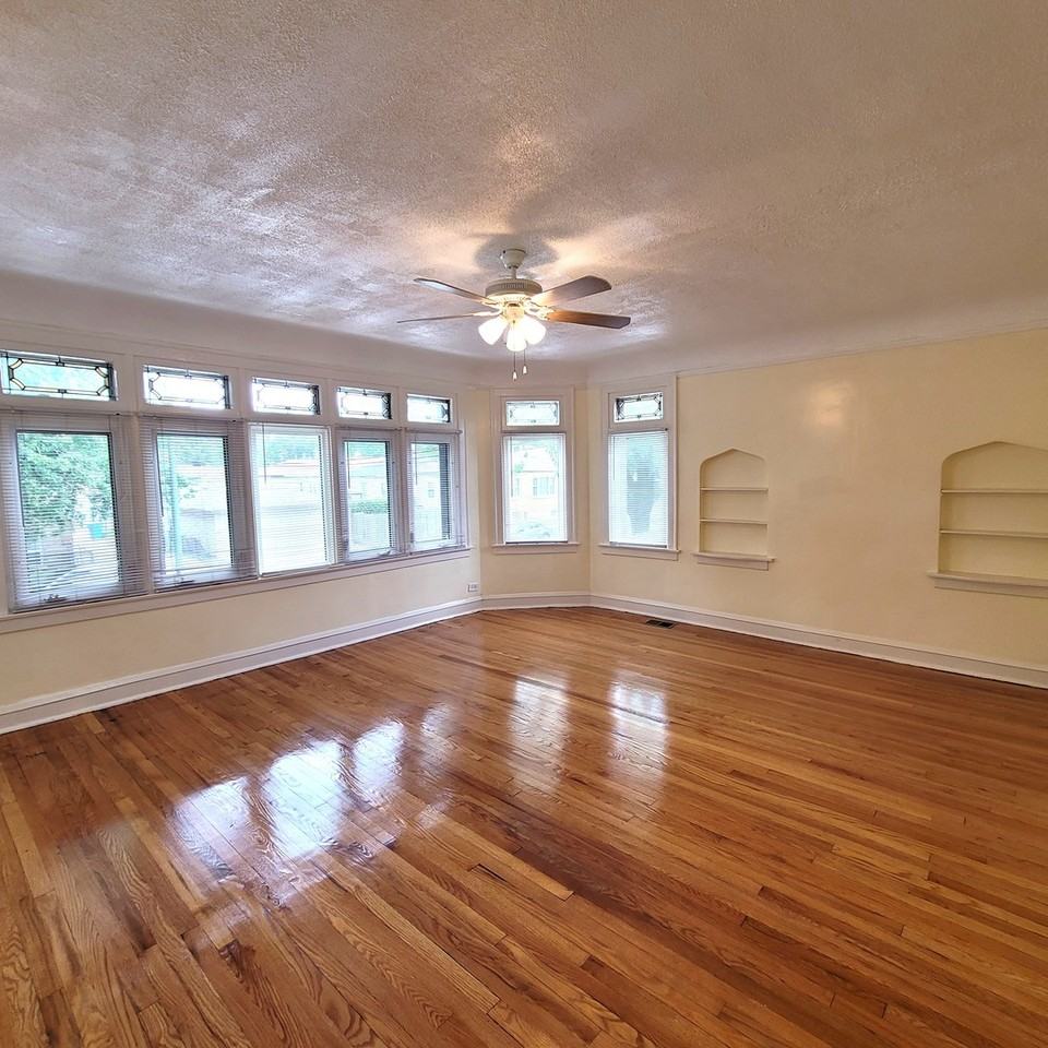 1143 E 81st Pl - Photo 4 of 14
