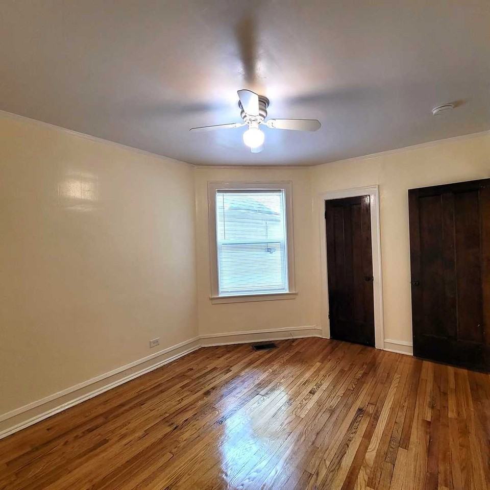 1143 E 81st Pl - Photo 5 of 14
