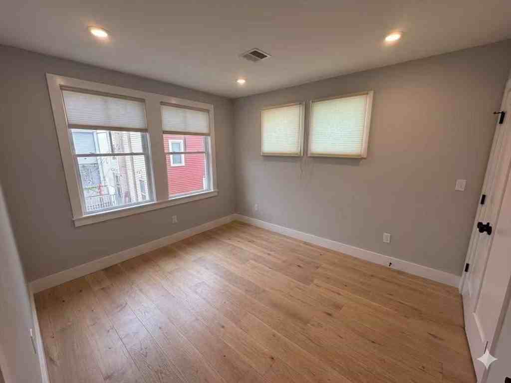83 Alpine St #3 - Photo 5 of 13