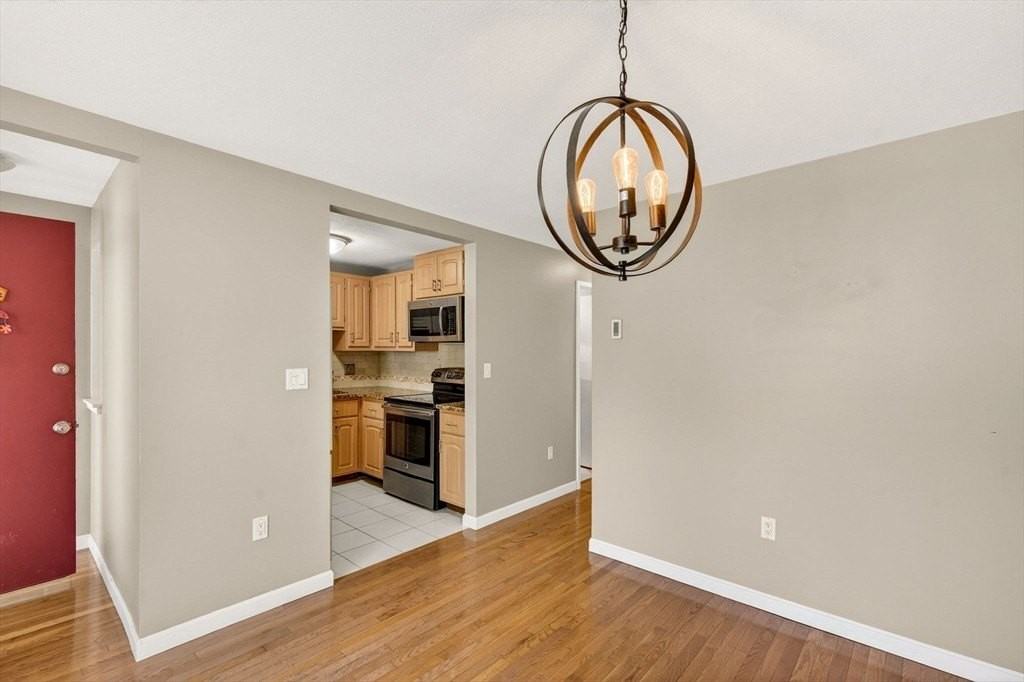 35 Hazen Rd #F6 - Photo 2 of 39