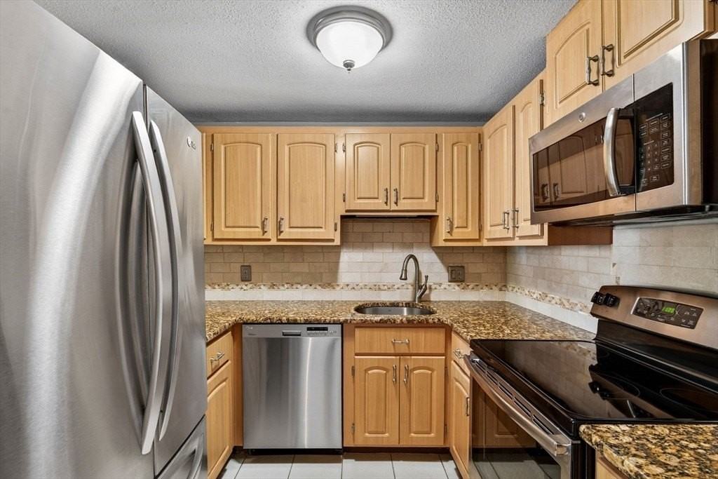 35 Hazen Rd #F6 - Photo 4 of 39