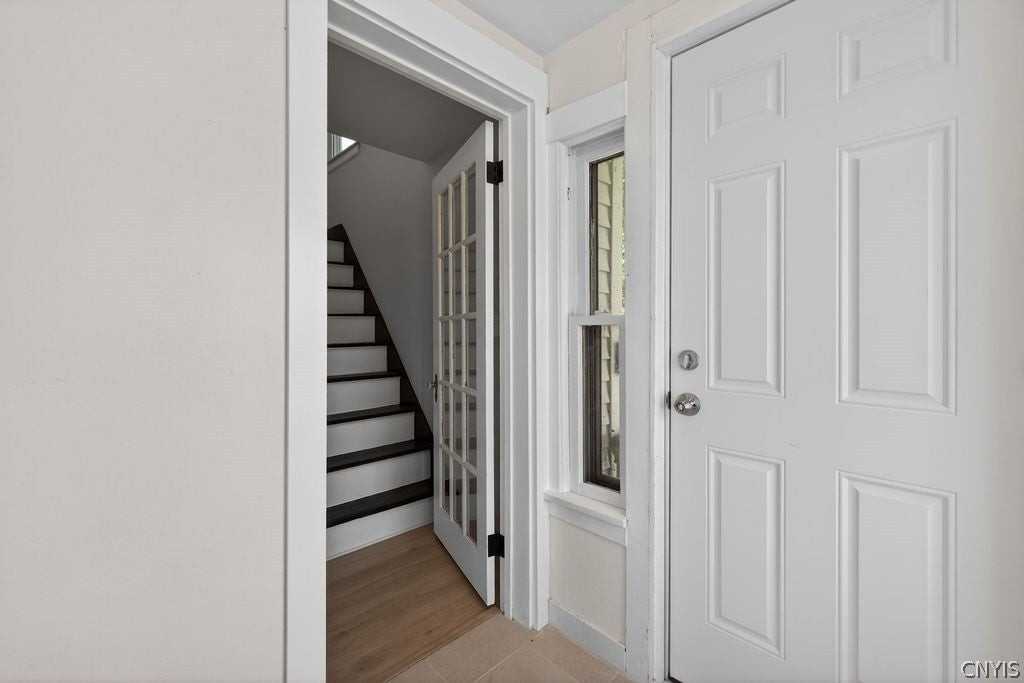 423 Wendell Ter - Photo 3 of 41