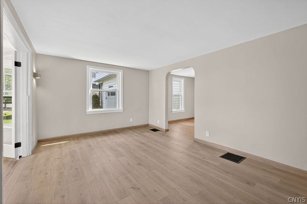 423 Wendell Ter - Photo 4 of 41