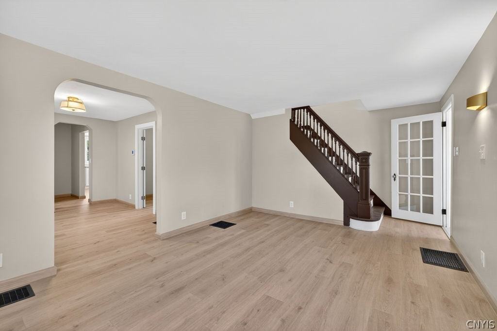 423 Wendell Ter - Photo 6 of 41