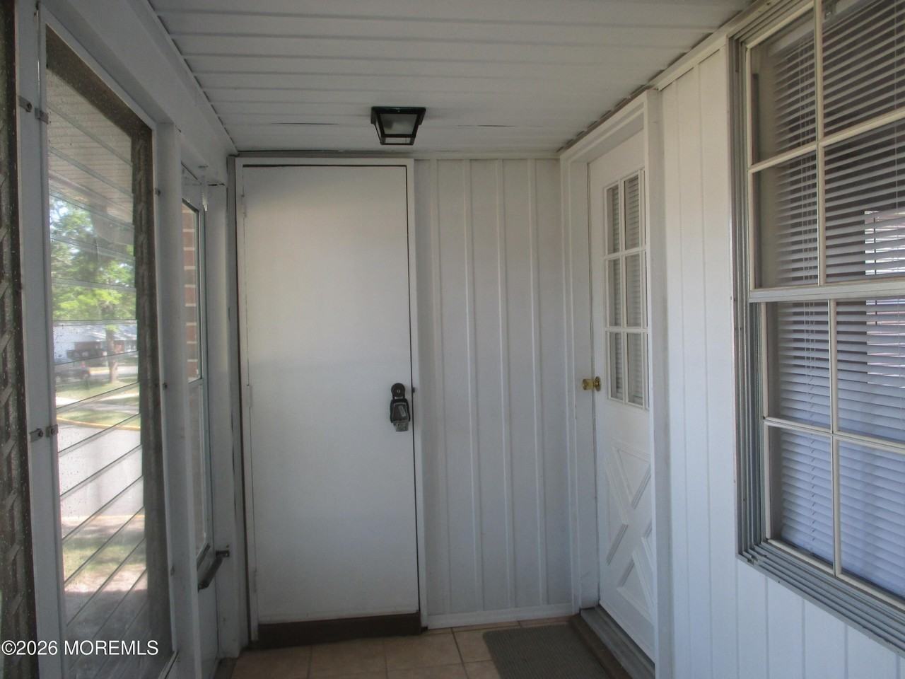 829A Balmoral Ct #1001 - Photo 3 of 14