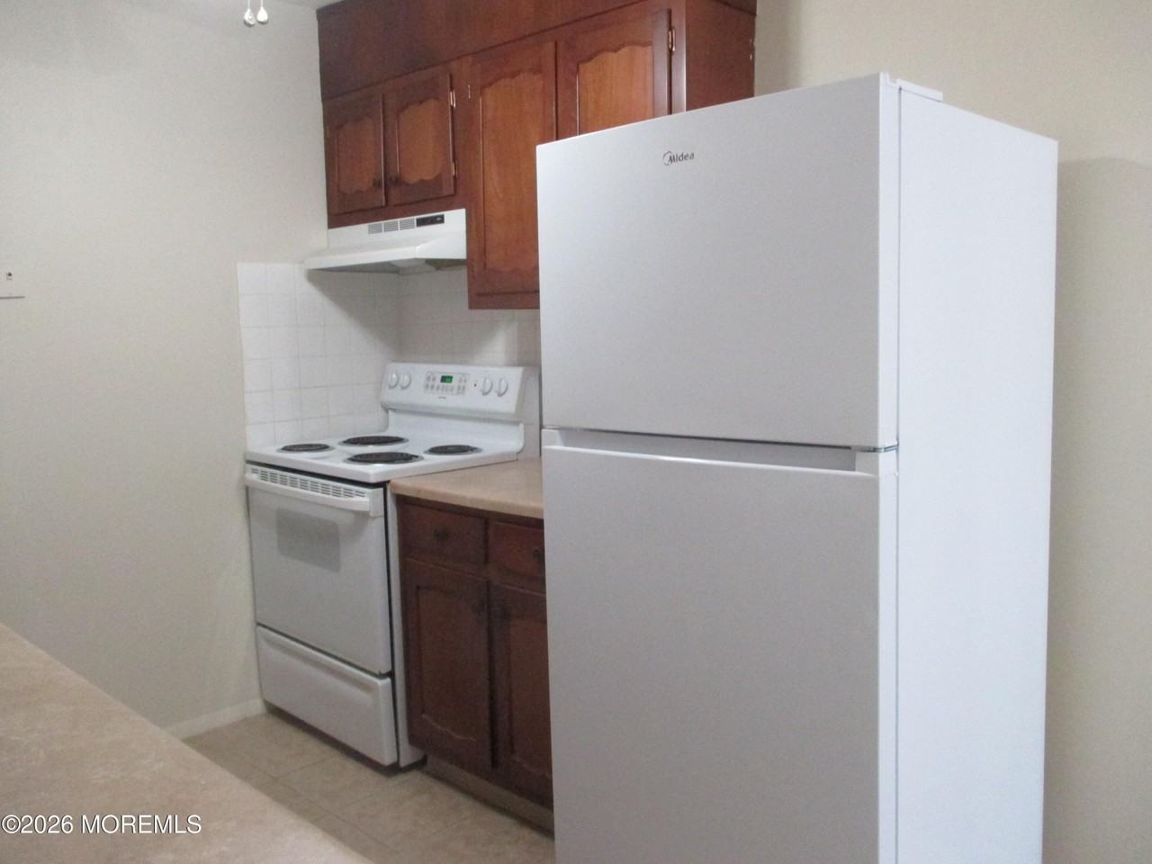 829A Balmoral Ct #1001 - Photo 7 of 14
